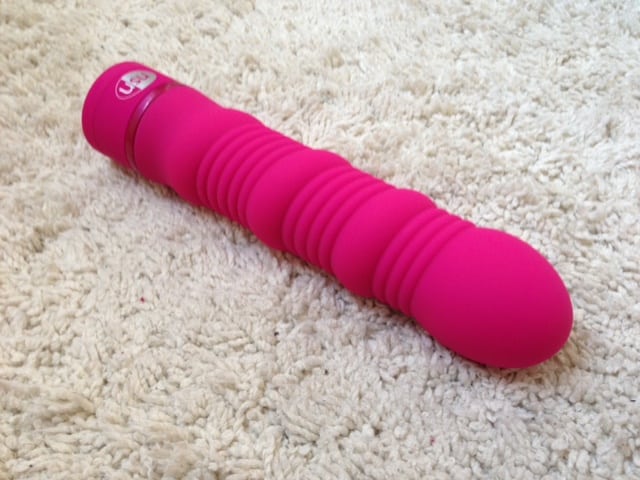 Read more about the article Revisión de Maxxx Power Vibe – Problemas de chicas cachondas