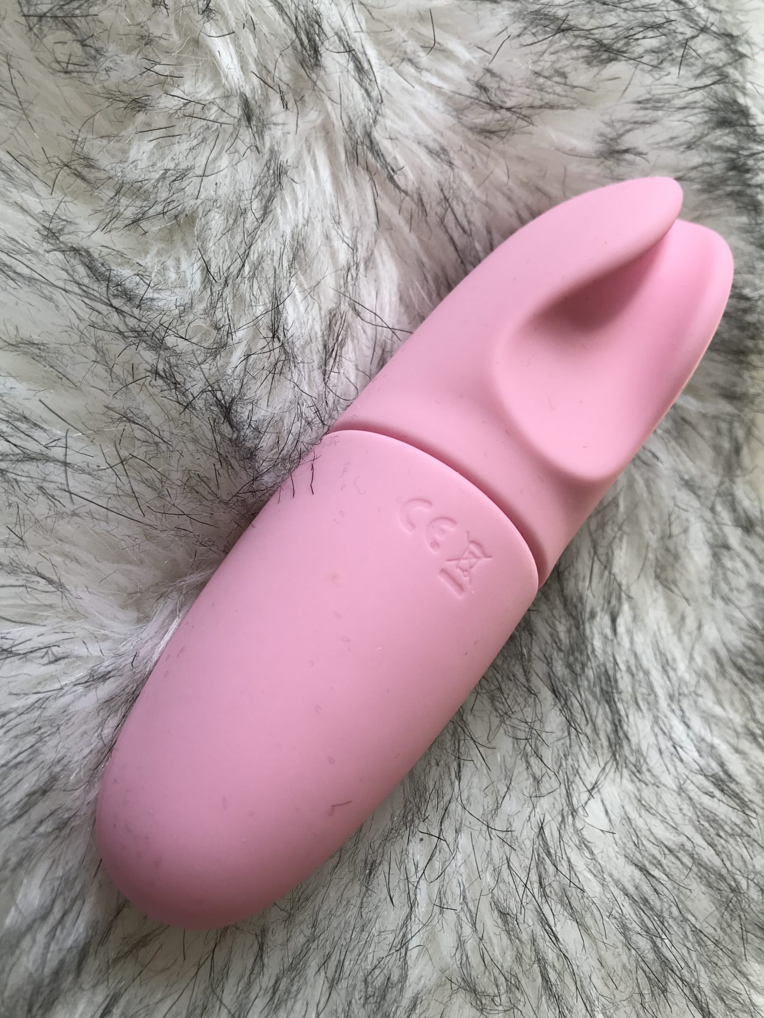 Read more about the article Tickler Snazzy Clitoral Vibrator – Slutty Girl Problems
